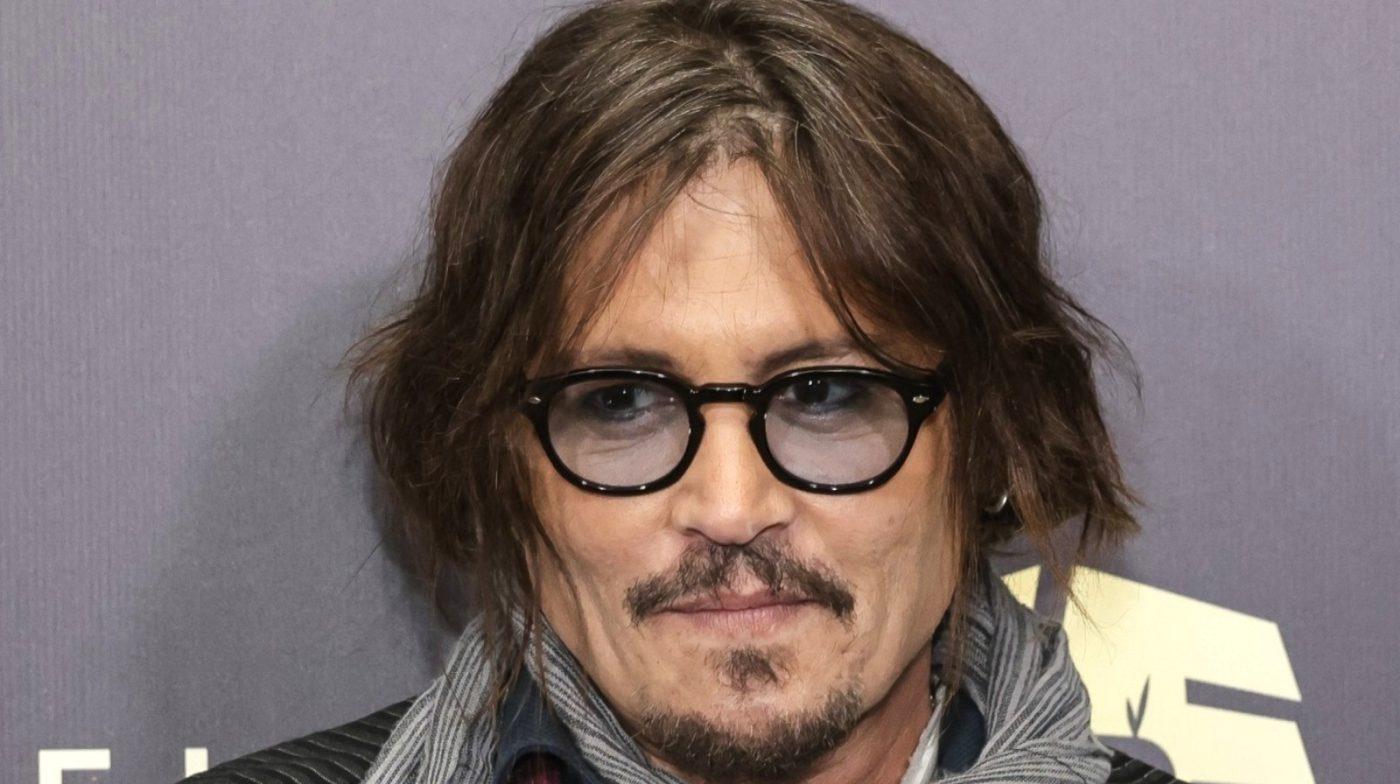 Johnny Depp Height, Weight, Age, Biography, Wiki, Wife, Family, Images - johnny depp wearing sun glass