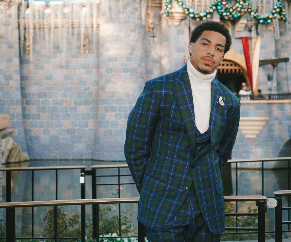 Marcus Scribner is currently single.