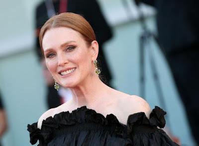Julianne Moore admits hating intimate scenes with husband on set