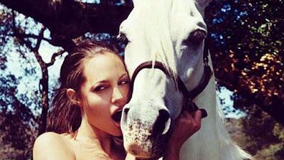 Scandalous photo of Angelina Jolie up for auction