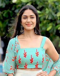 Mrunal Thakur Bio, Age, Height, Husband, Family, Movies, Net Worth in 2026